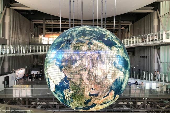 Social media should support the bigger picture